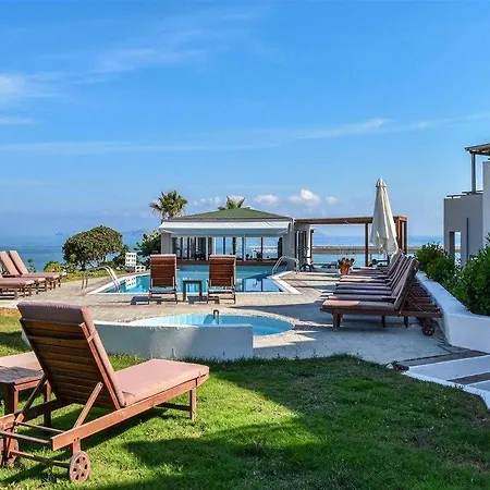Blue Sky Aparthotel 4*