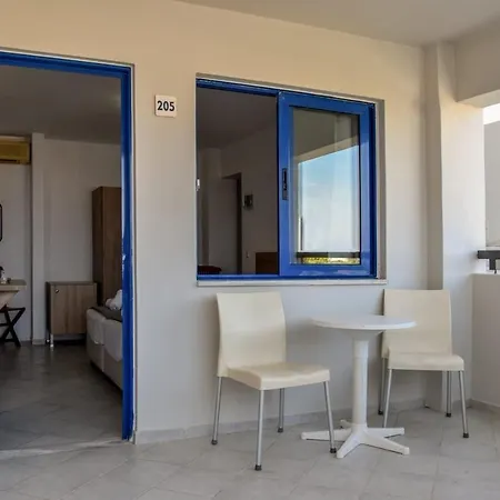 Blue Sky Aparthotel